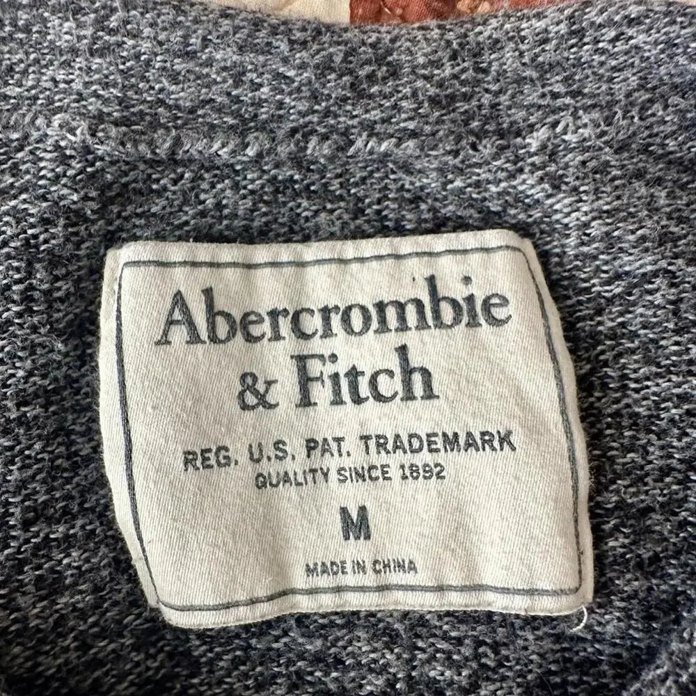 Vintage Y2K gray Abercrombie and Fitch roll neck sweater